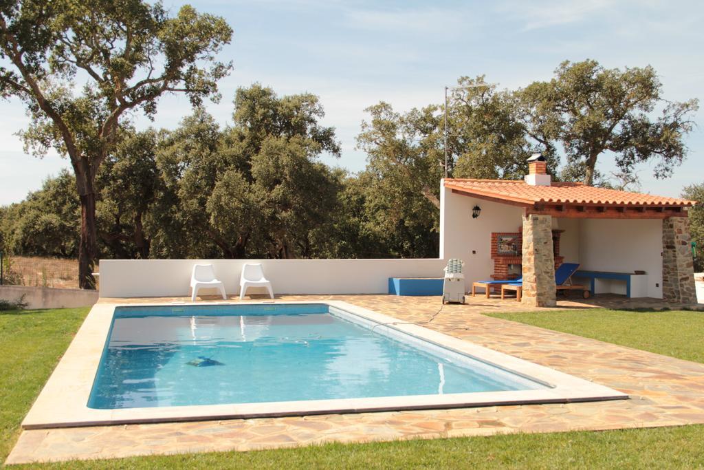 Monte Azul - Casas de Campo do Junqueirinho Bicos Quarto foto